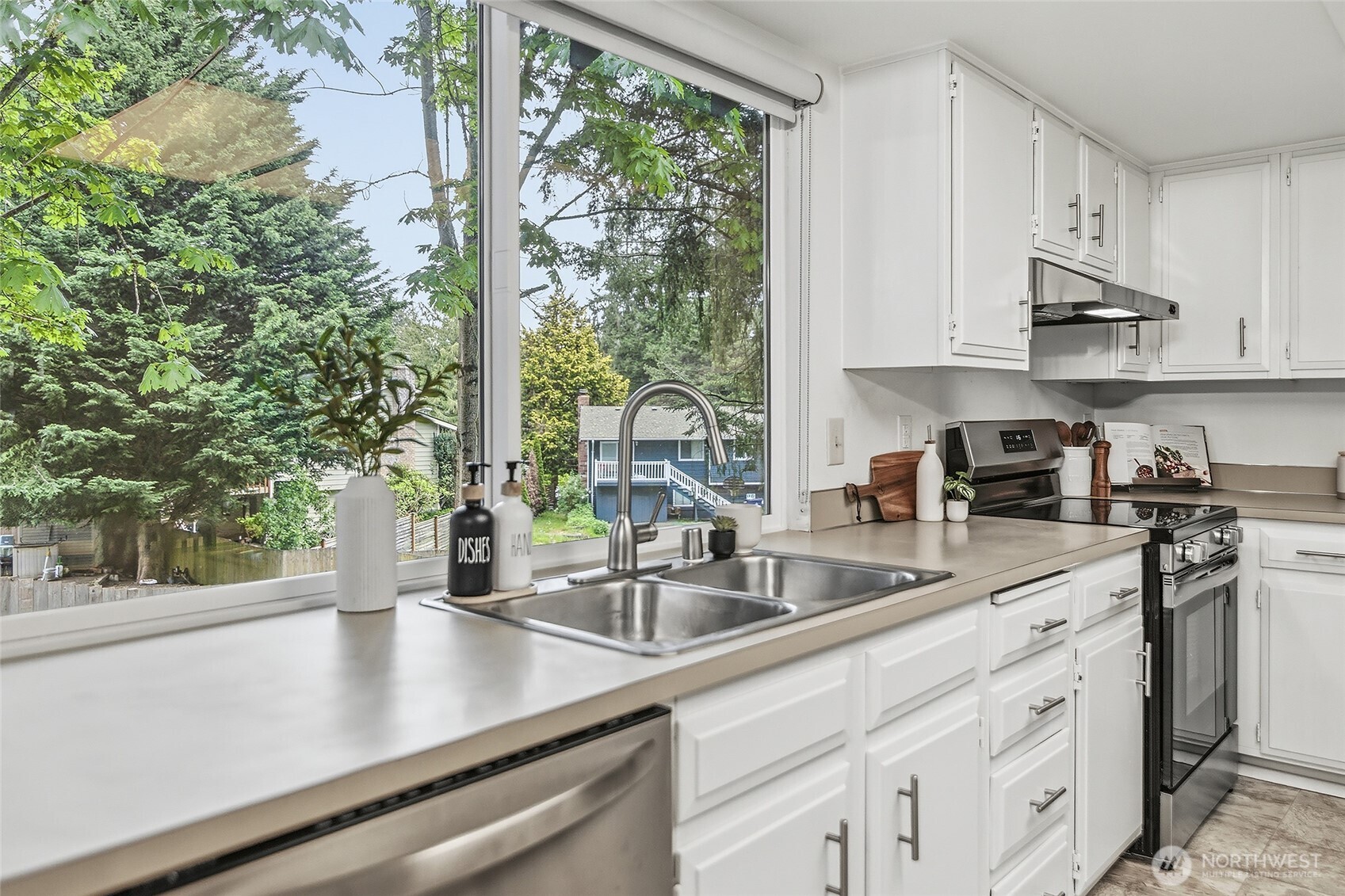 15524 Southeast 179th Street Renton, WA 98058 - Photo 10 of 33 Gallery Image 10