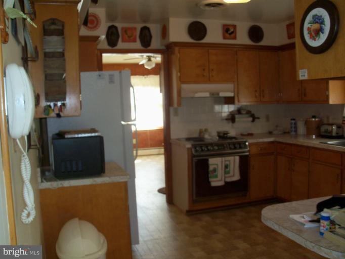 4609 Dumfries Road Catlett, VA 20119 - Photo 1 of 17 Kitchen