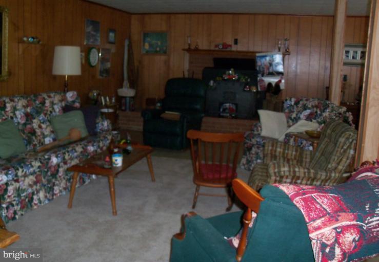 4609 Dumfries Road Catlett, VA 20119 - Photo 6 of 17 Family Room