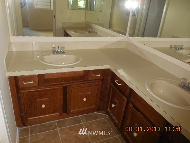 7433 Old Redmond Road, Unit 323 Redmond, WA 98052 - Photo 13 of 15