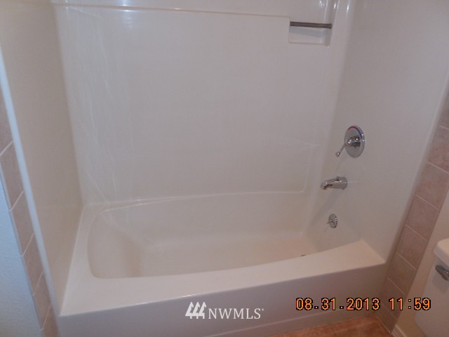 7433 Old Redmond Road, Unit 323 Redmond, WA 98052 - Photo 14 of 15