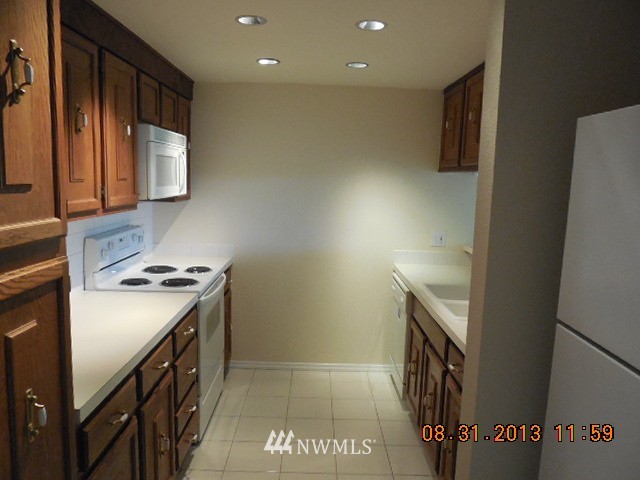 7433 Old Redmond Road, Unit 323 Redmond, WA 98052 - Photo 7 of 15