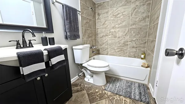 $950 | 6001 Reims Road, Unit 1103, Houston, TX 77036