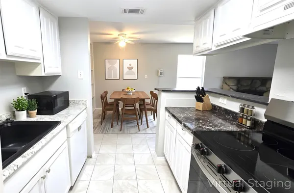 $950 | 6001 Reims Road, Unit 1103, Houston, TX 77036