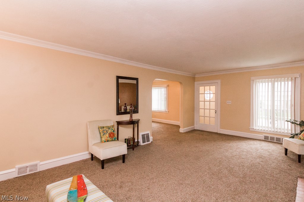 3514 Tullamore Road Cleveland, OH 44118 - Photo 4 of 32 Gallery Image 4