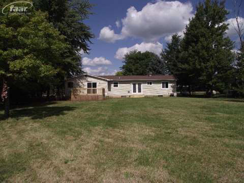 12279 Coldwater Road Flushing, MI 48433 - Photo 5 of 31 20421281-4.JPG