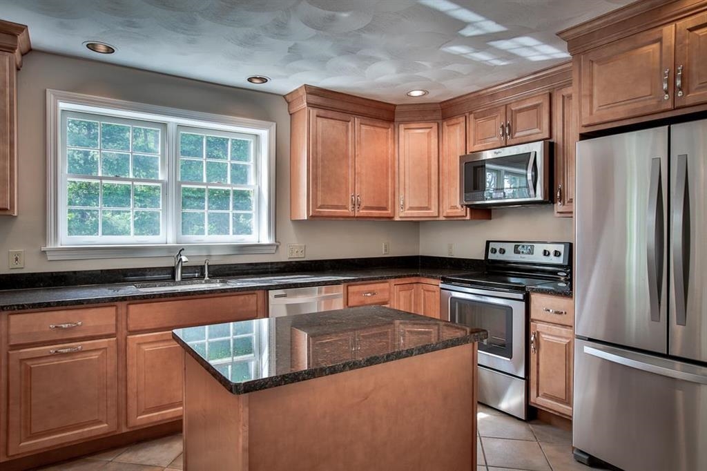 28 Newton Road Plaistow, NH 03865 - Photo 11 of 25