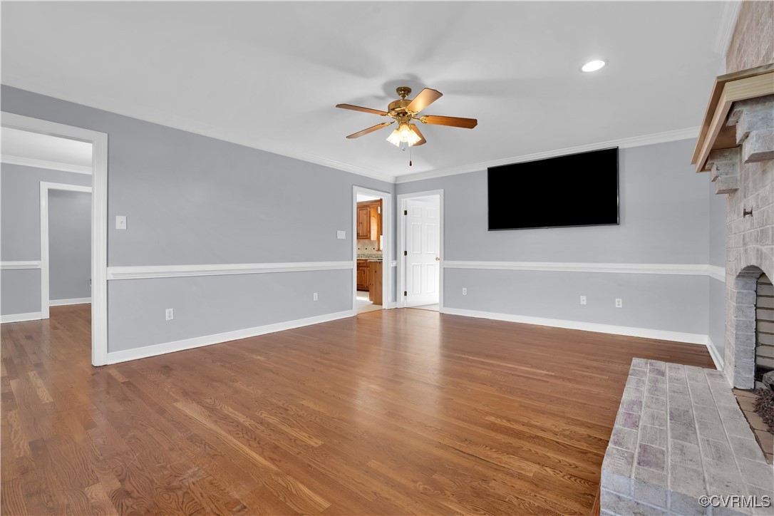 5285 Sandy Valley Road Mechanicsville, VA 23111 - Photo 15 of 37 a view of a livingroom with a flat screen tv