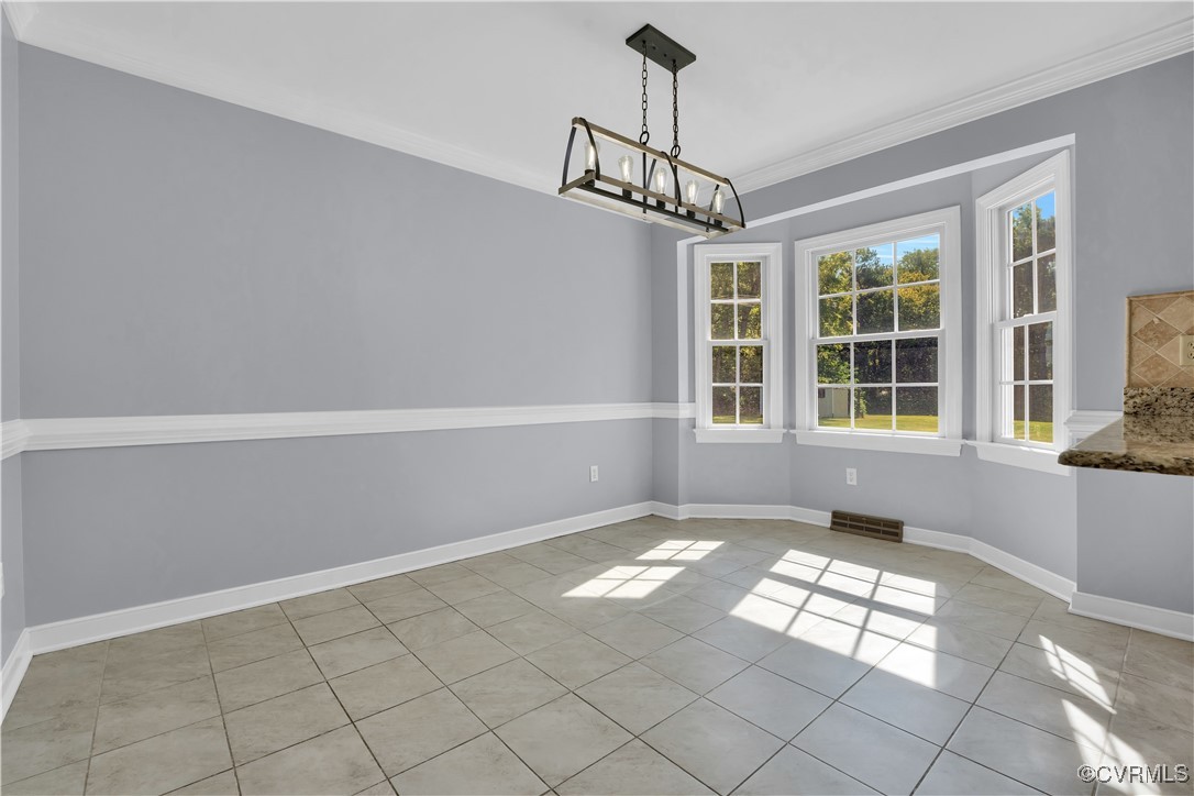 5285 Sandy Valley Road Mechanicsville, VA 23111 - Photo 20 of 37 a view of a room with windows