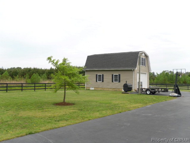 9323 Maryus Road Hayes, VA 23072 - Photo 2 of 15