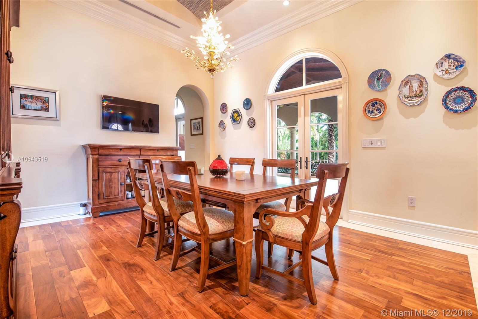 3400 Pine Tree Drive Miami Beach, FL 33140 - Photo 15 of 52 Breakfast Area Main House