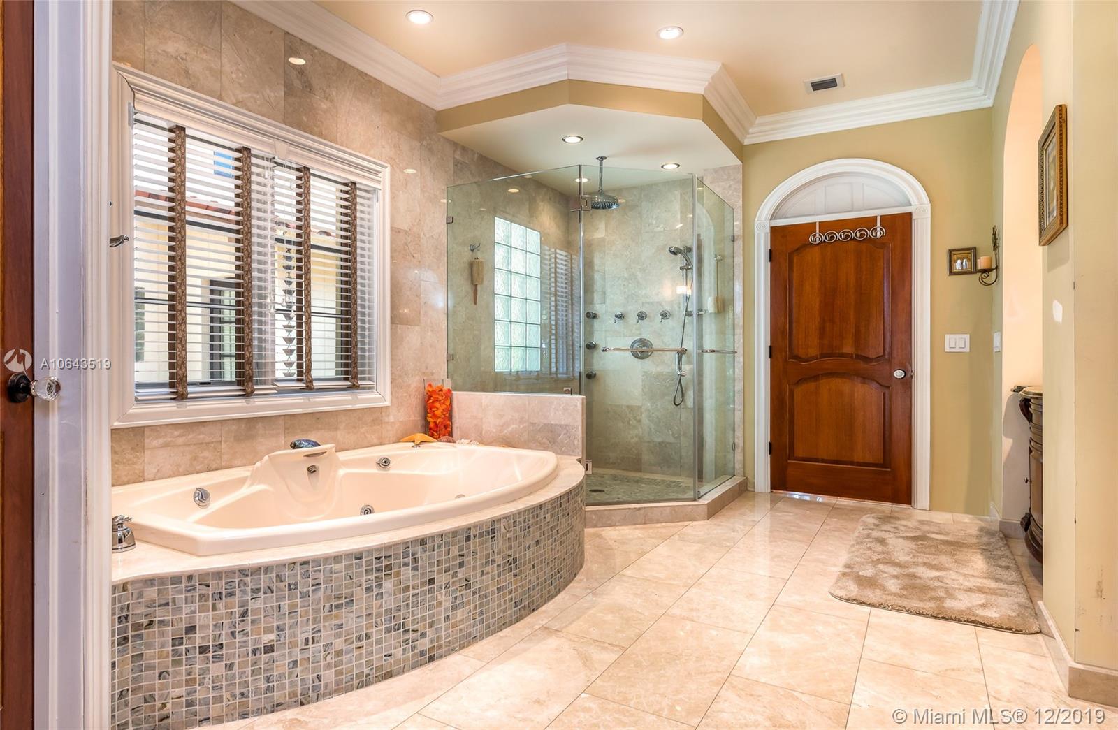 3400 Pine Tree Drive Miami Beach, FL 33140 - Photo 19 of 52