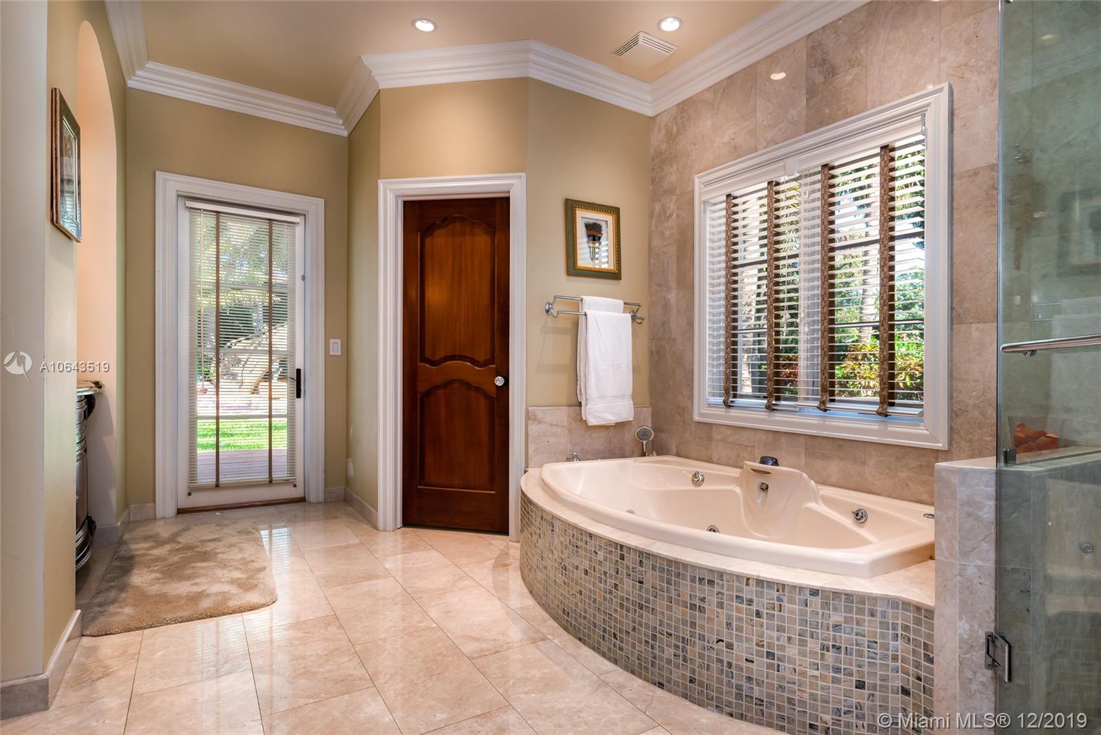 3400 Pine Tree Drive Miami Beach, FL 33140 - Photo 20 of 52