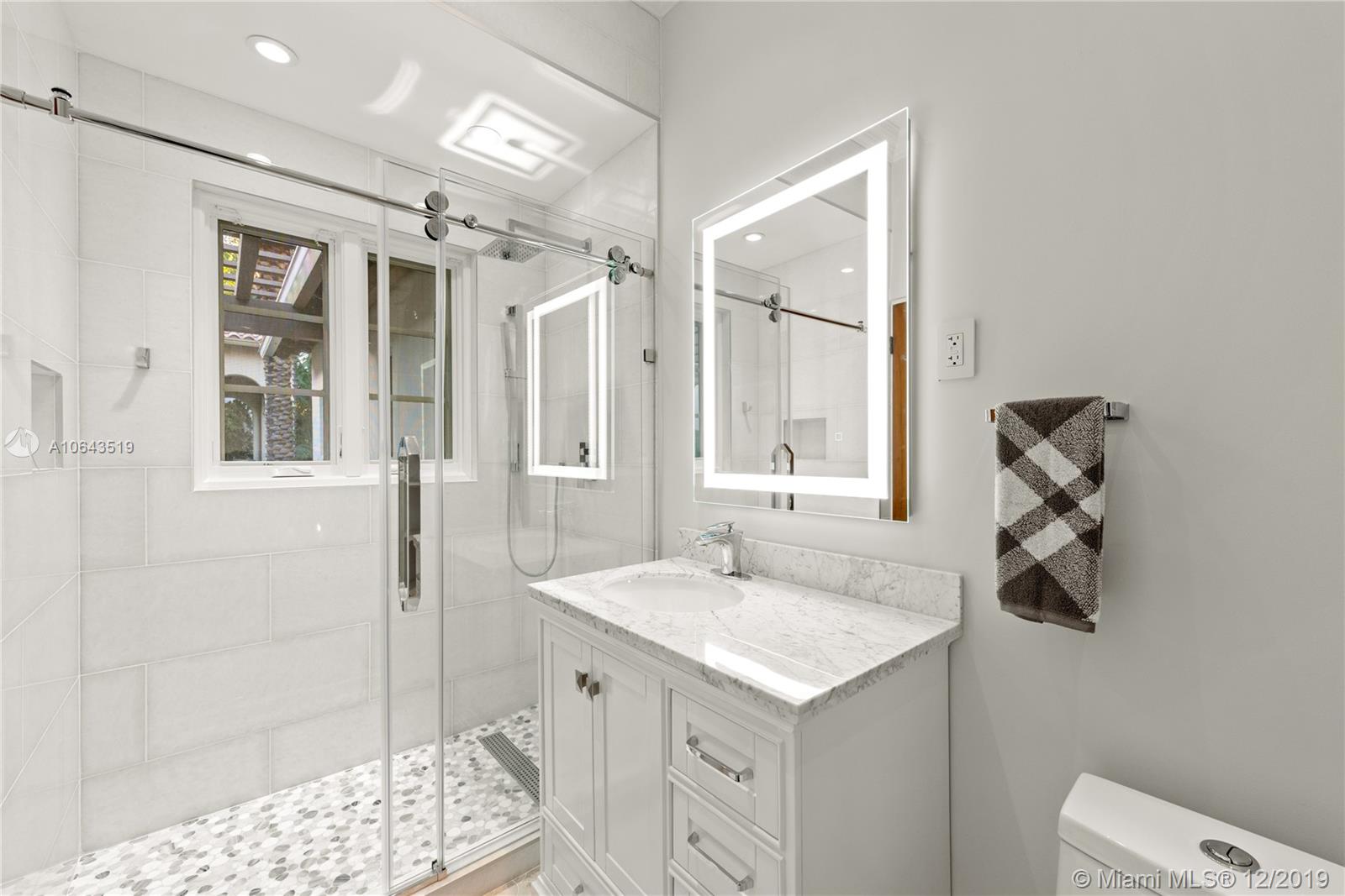 3400 Pine Tree Drive Miami Beach, FL 33140 - Photo 24 of 52