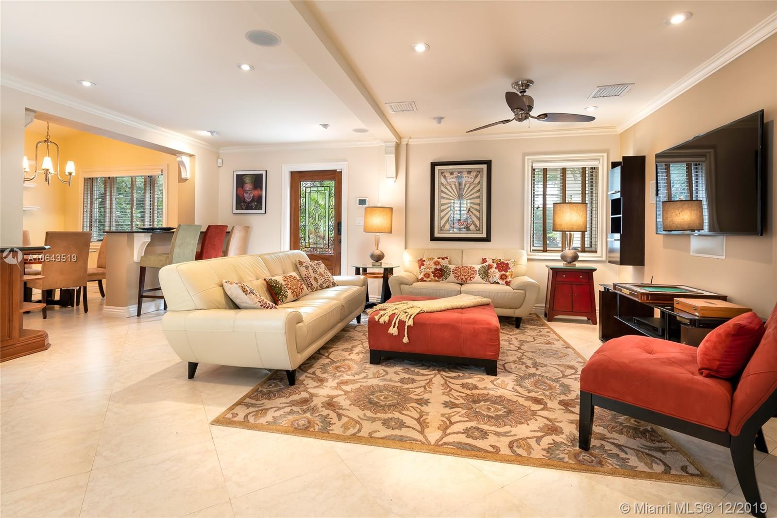 3400 Pine Tree Drive Miami Beach, FL 33140 - Photo 32 of 52 Guest House Living Room