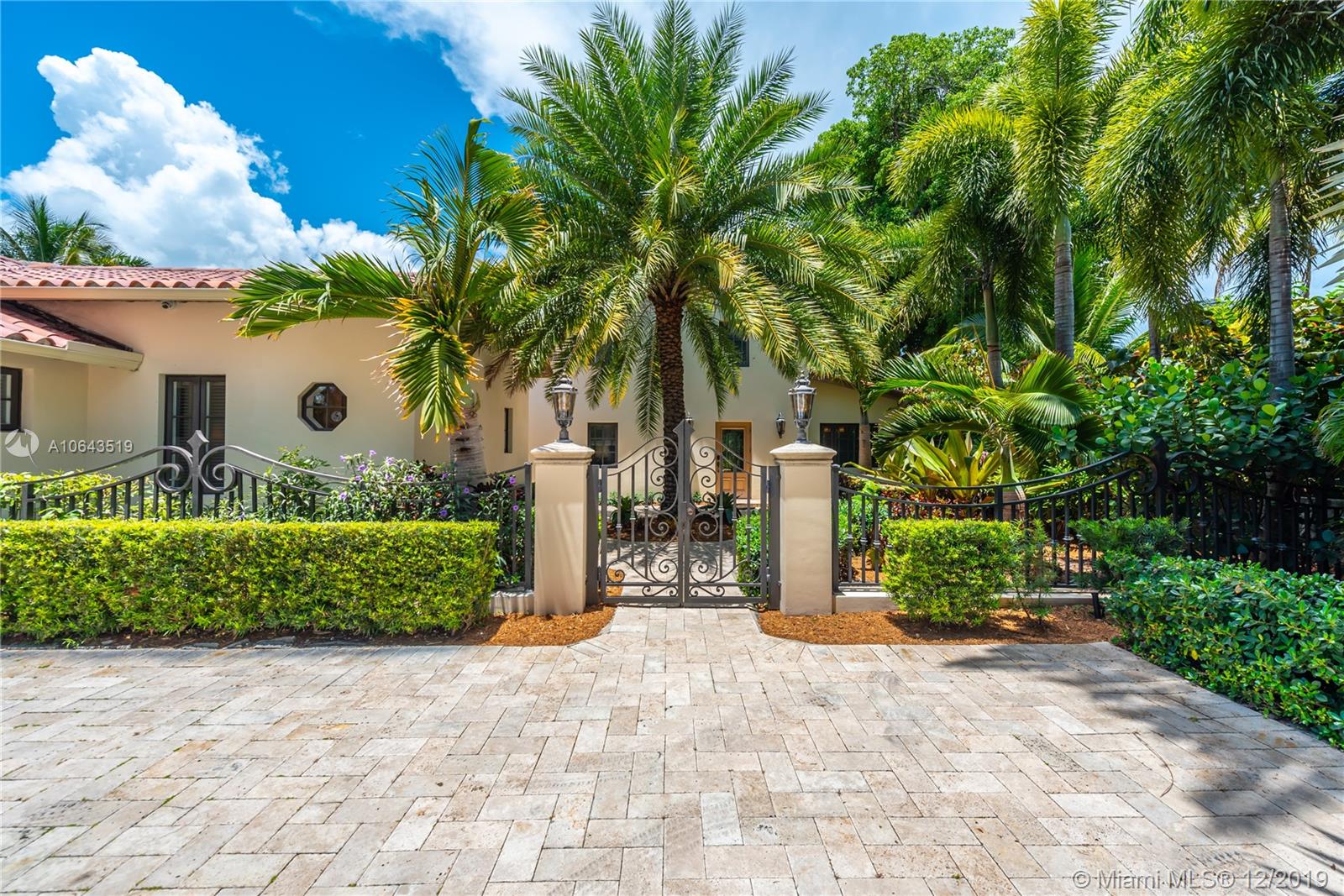 3400 Pine Tree Drive Miami Beach, FL 33140 - Photo 7 of 52