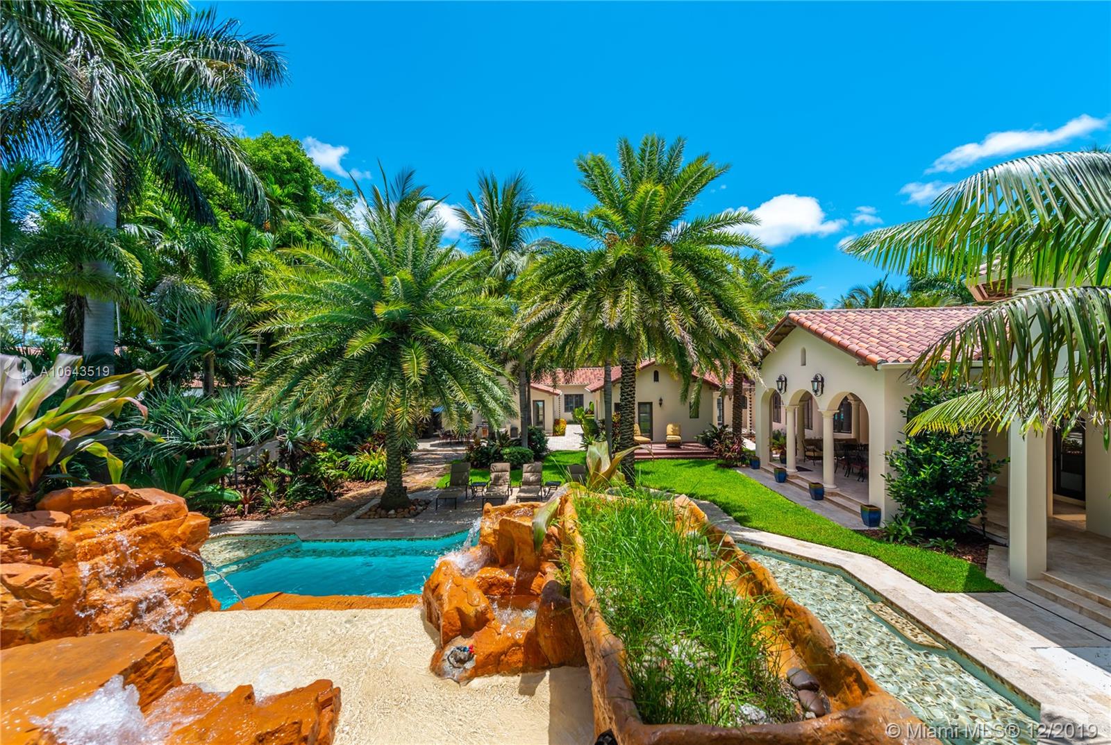 3400 Pine Tree Drive Miami Beach, FL 33140 - Photo 9 of 52