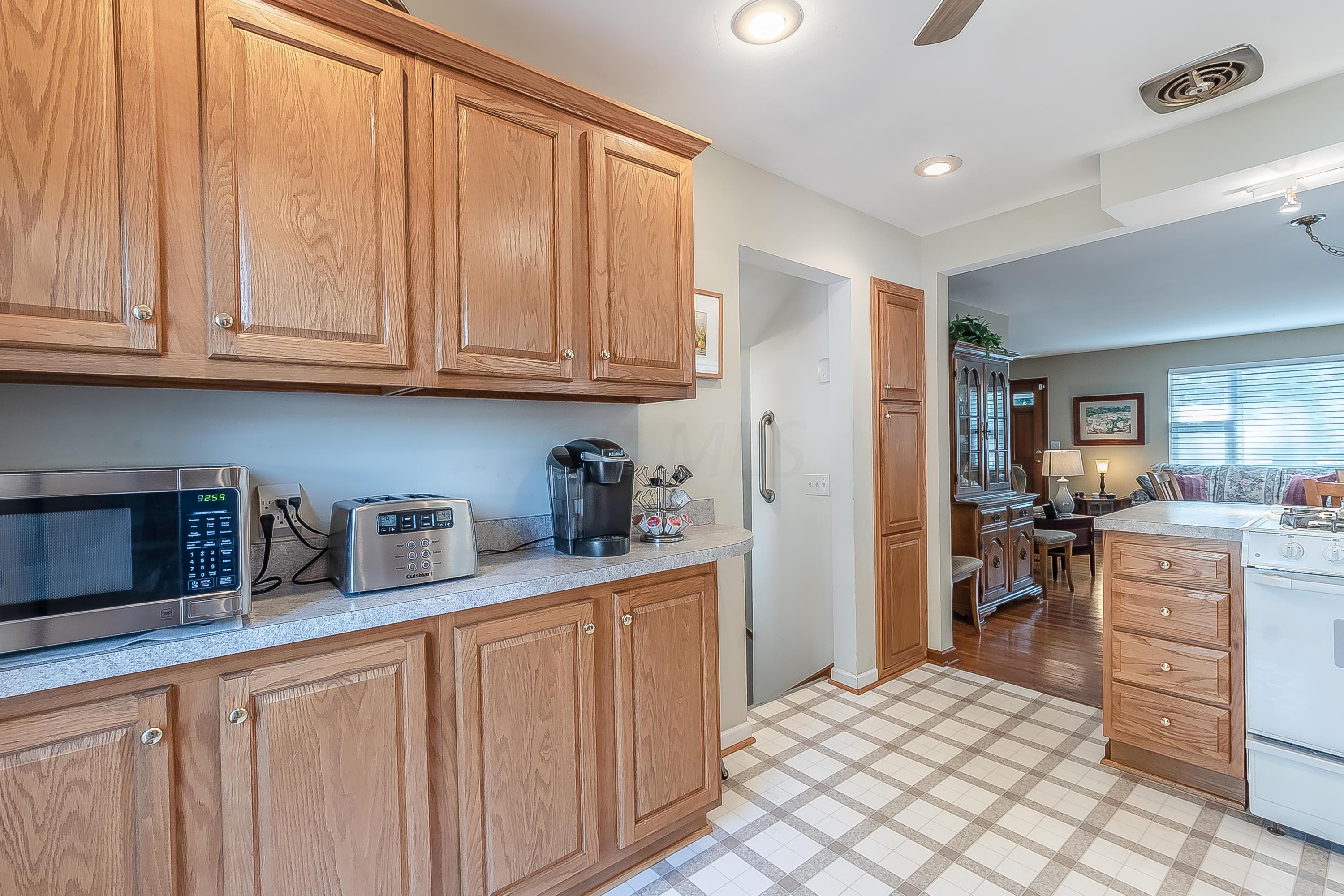 232 East Dunedin Road Columbus, OH 43214 - Photo 18 of 35 Gallery Image 18