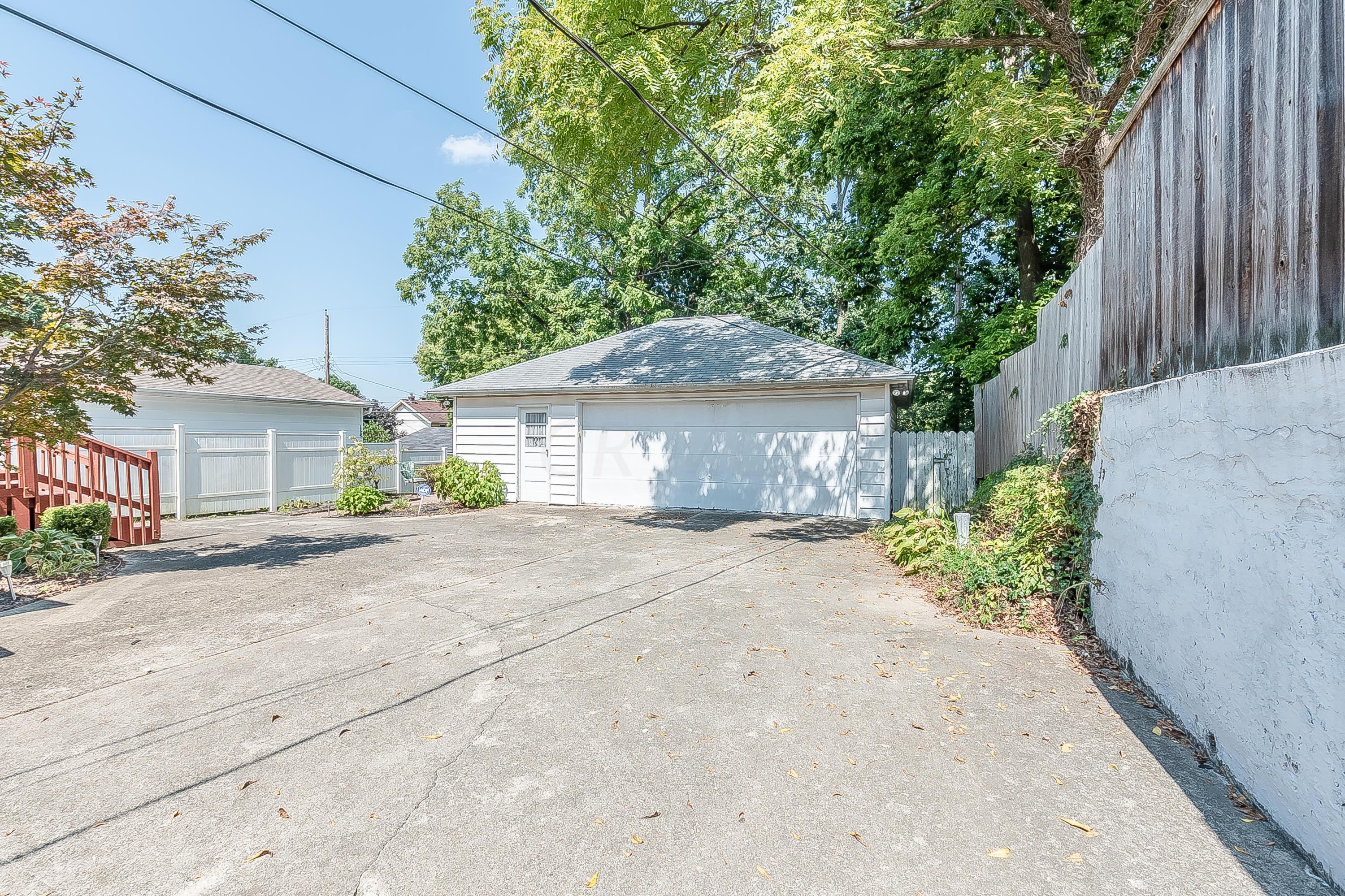 232 East Dunedin Road Columbus, OH 43214 - Photo 31 of 35 Gallery Image 31