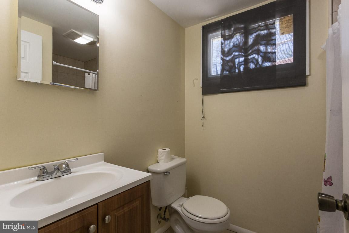15114 Alaska Road Woodbridge, VA 22191 - Photo 14 of 28 Bath