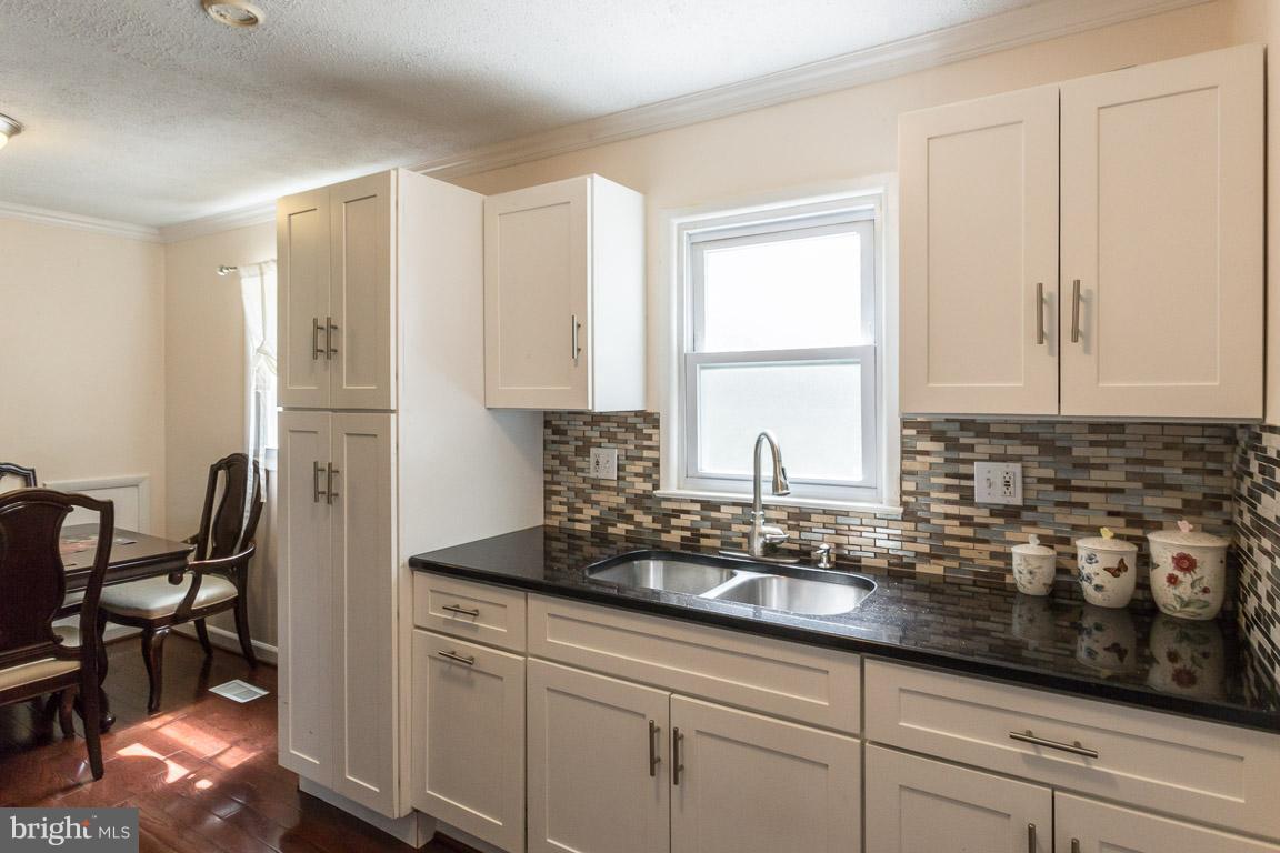 15114 Alaska Road Woodbridge, VA 22191 - Photo 19 of 28 Kitchen