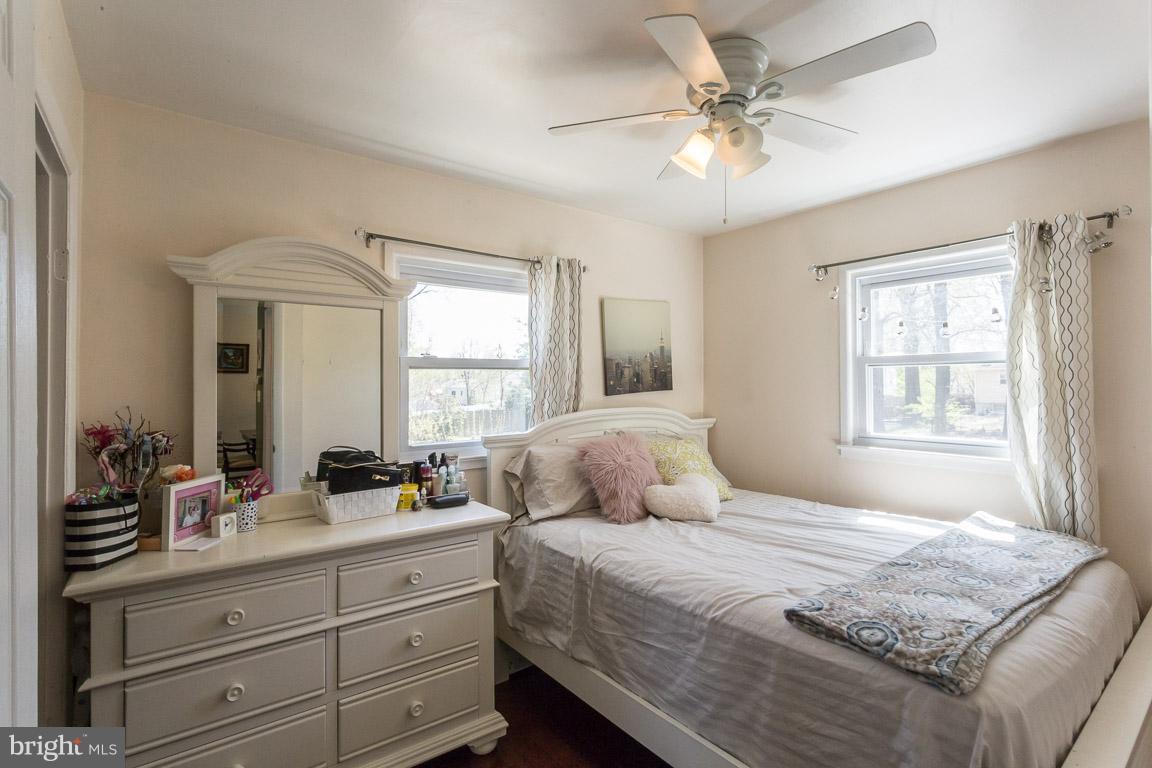 15114 Alaska Road Woodbridge, VA 22191 - Photo 22 of 28 Bedroom