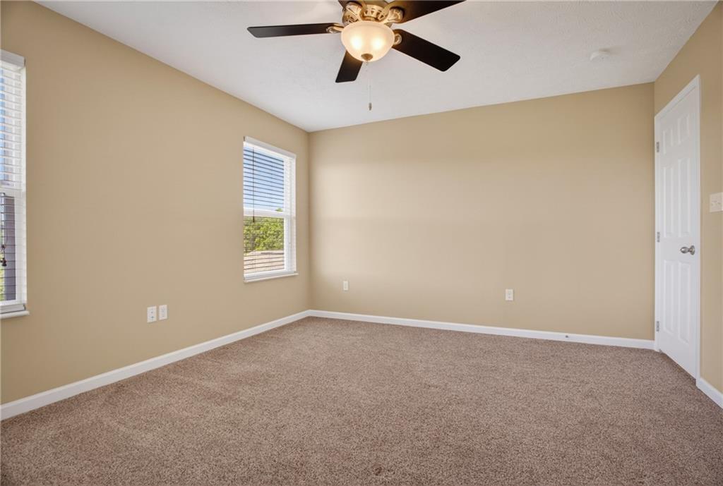 229 West Country Barn Road Houston, PA 15342 - Photo 36 of 50