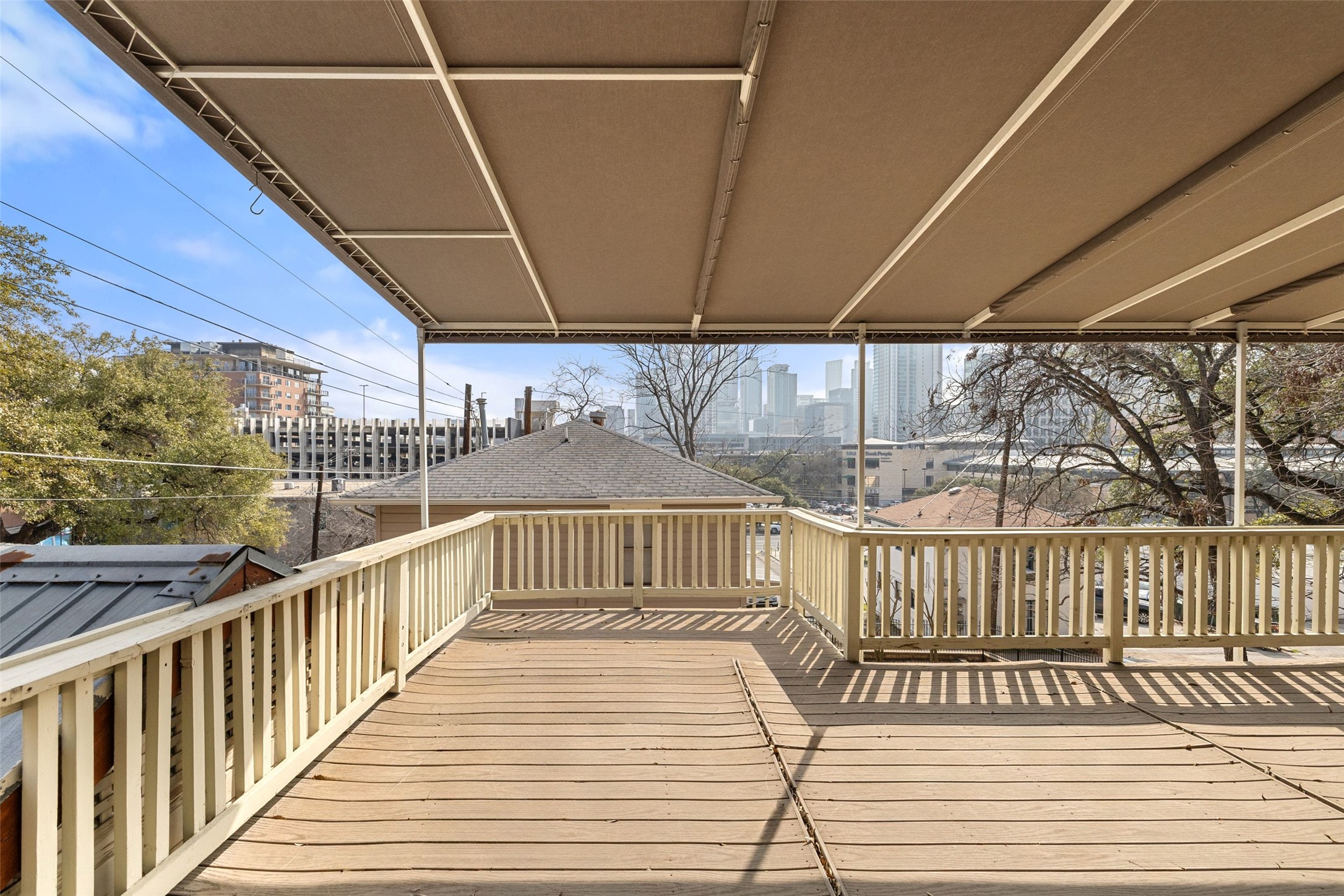 613 Baylor Street Austin, TX 78703 - Photo 18 of 40 a view of a balcony