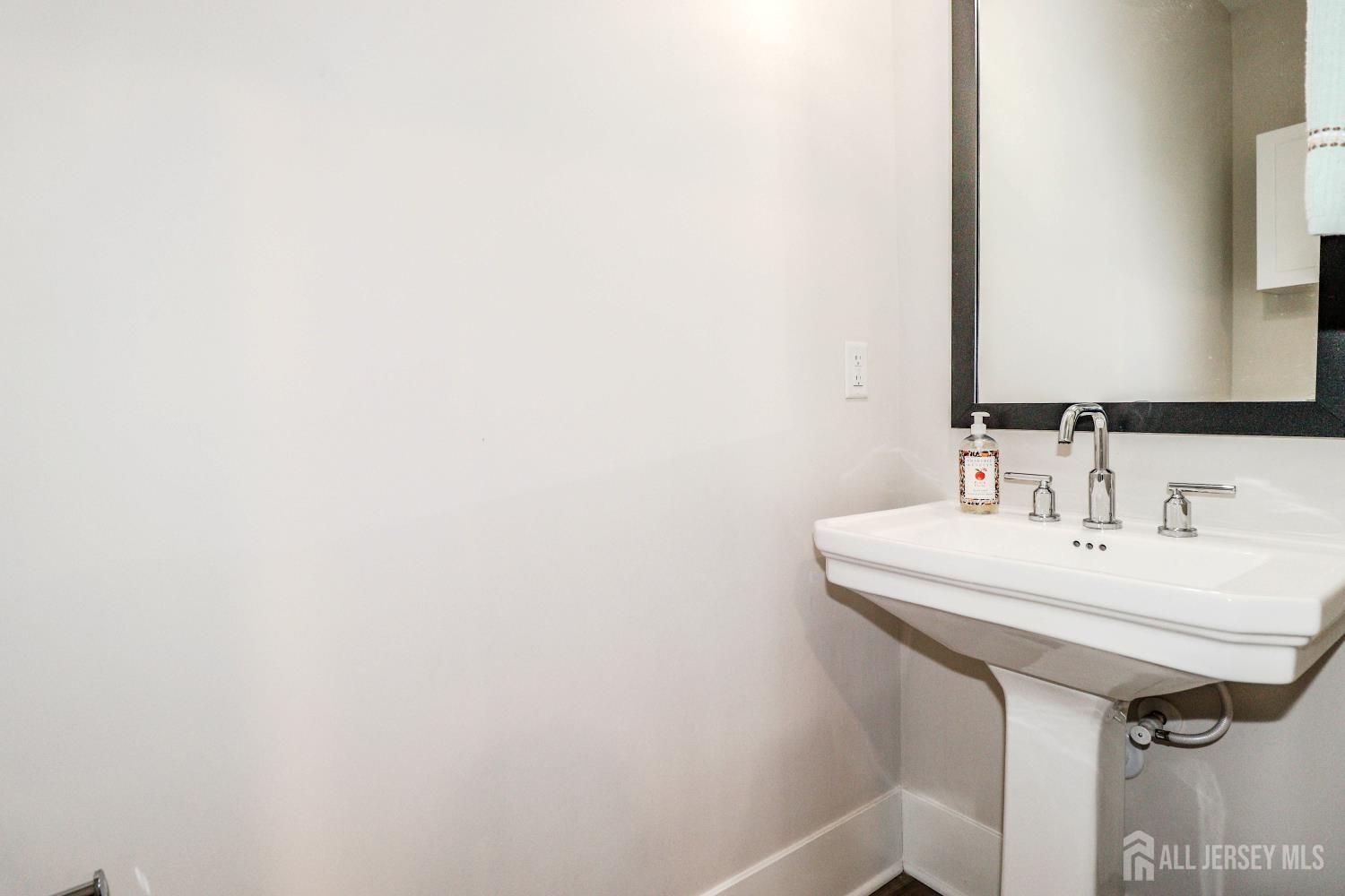 715 Station Road Dunellen, NJ 08812 - Photo 10 of 26