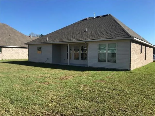 $2,500 | 39615 Fairhope Drive, Ponchatoula, LA 70454