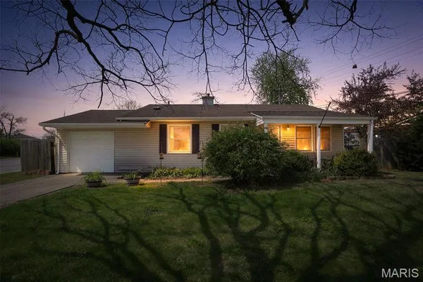 $240,000 | 24 Belmont Drive, St. Peters, MO 63376