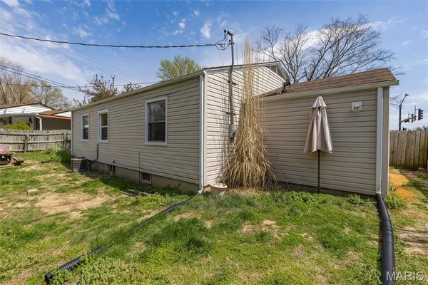 $240,000 | 24 Belmont Drive, St. Peters, MO 63376