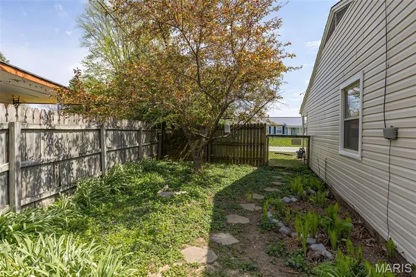 $240,000 | 24 Belmont Drive, St. Peters, MO 63376