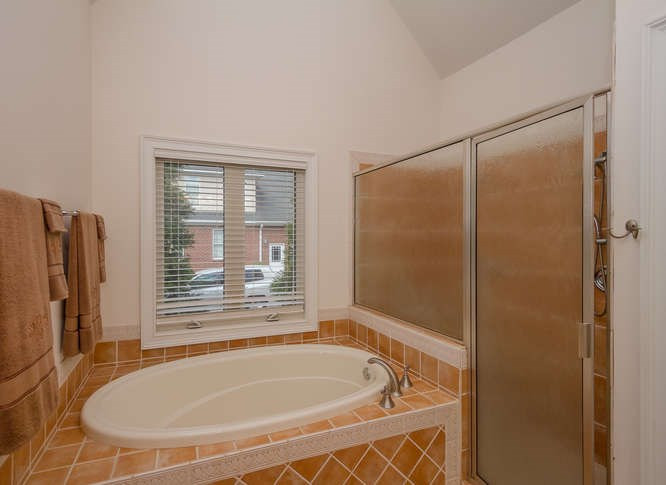 208 Steeple Ridge Road Aiken, SC 29803 - Photo 9 of 42 Large Owner's Suite Bathroom