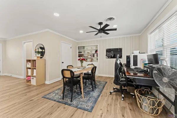 $260,000 | 375 Sherwood Forest Boulevard, Baton Rouge, LA 70815