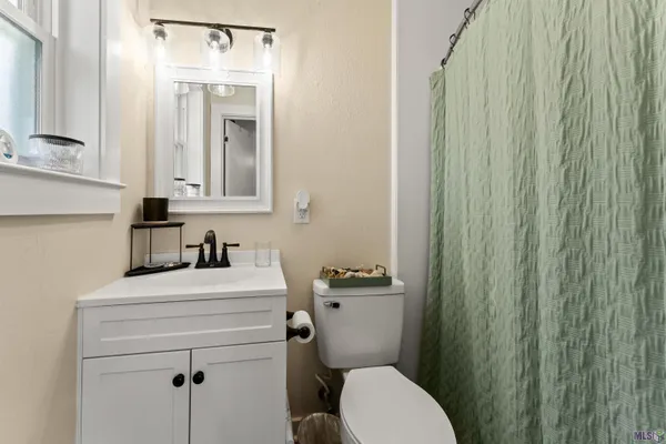 $260,000 | 375 Sherwood Forest Boulevard, Baton Rouge, LA 70815
