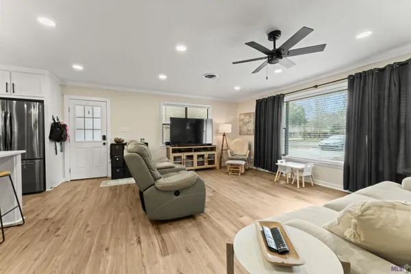 $265,000 | 375 Sherwood Forest Boulevard, Baton Rouge, LA 70815