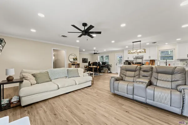 $260,000 | 375 Sherwood Forest Boulevard, Baton Rouge, LA 70815