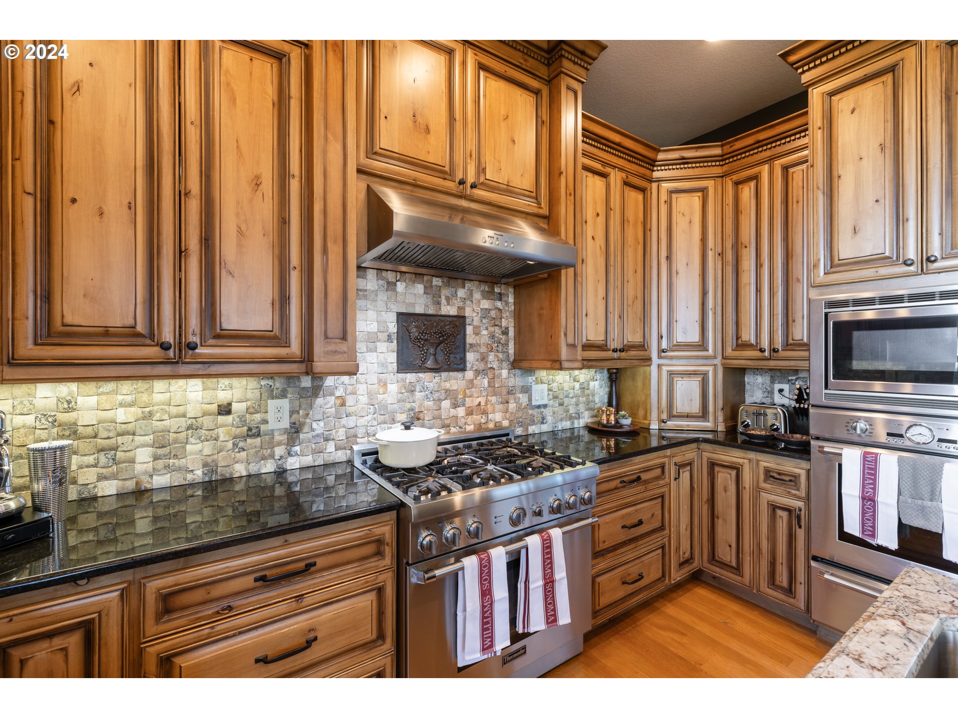 31155 Southwest Laurelview Road Hillsboro, OR 97123 - Photo 17 of 48