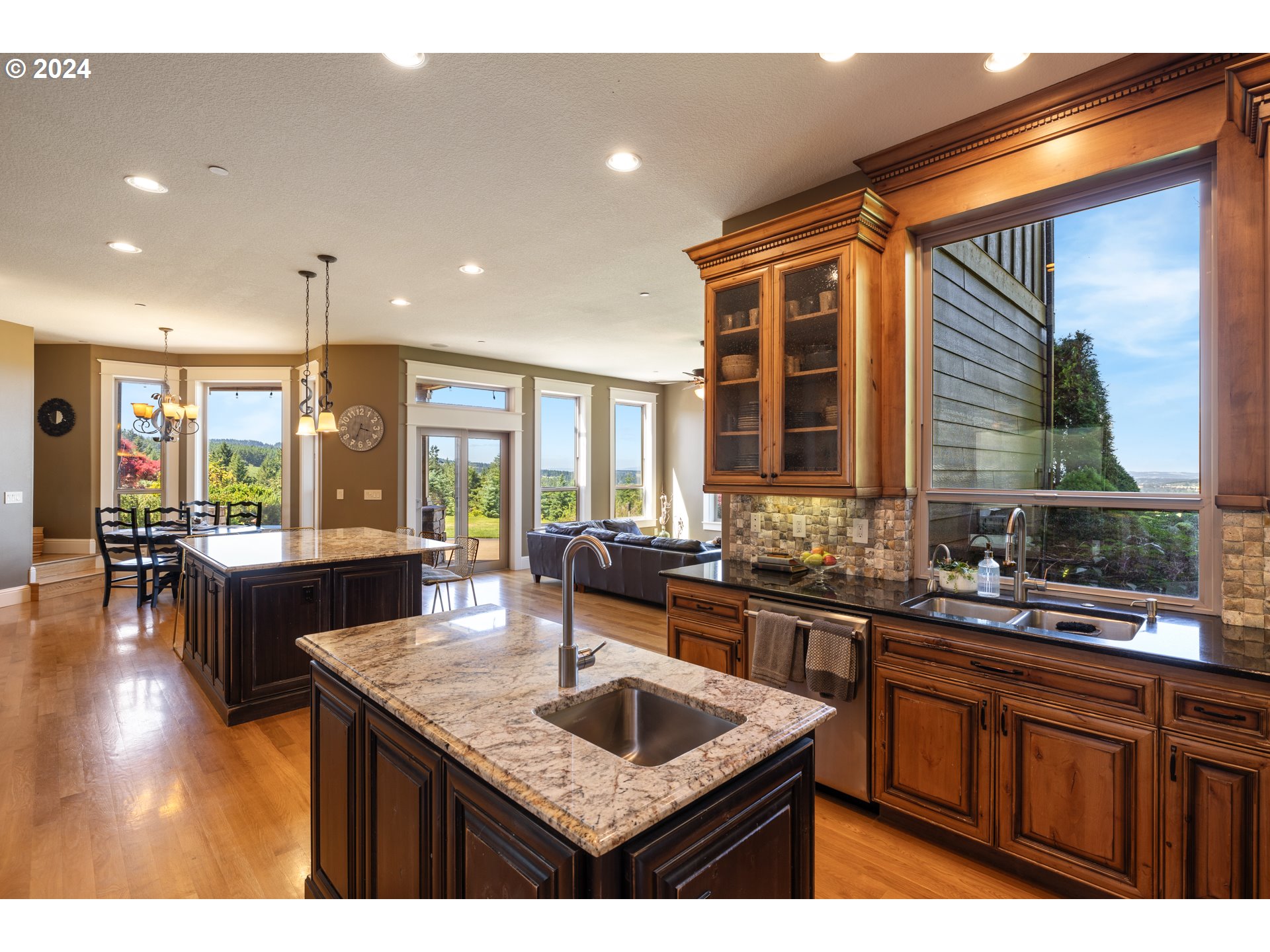 31155 Southwest Laurelview Road Hillsboro, OR 97123 - Photo 18 of 48