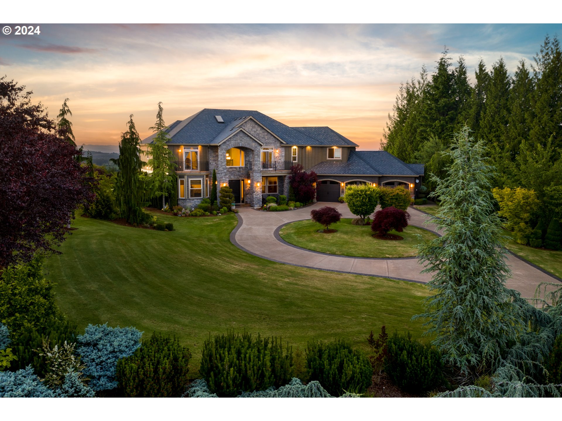 31155 Southwest Laurelview Road Hillsboro, OR 97123 - Photo 4 of 48