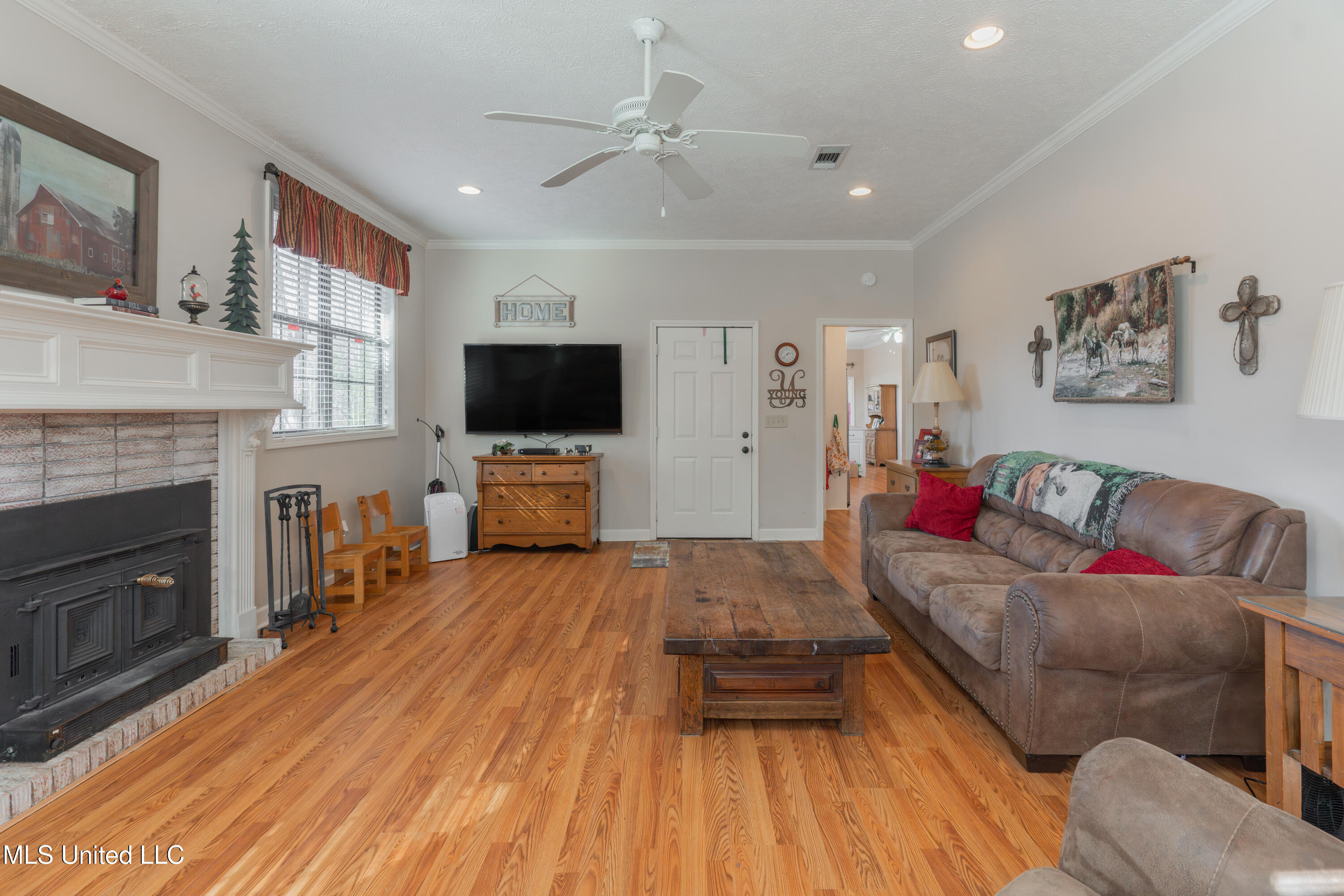 14852 Dry Grove Road Raymond, MS 39154 - Photo 12 of 62 12-LivingRoom