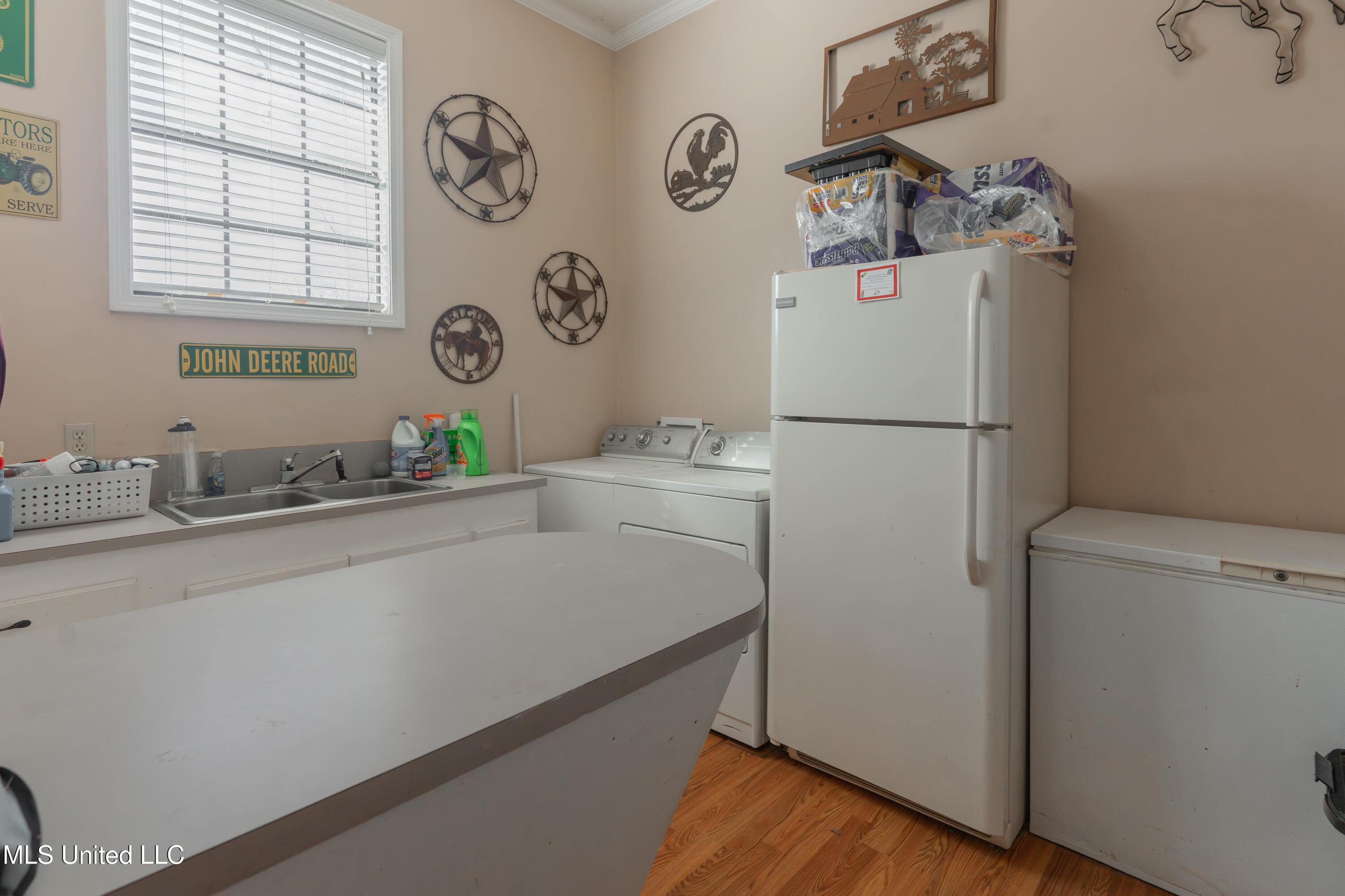 14852 Dry Grove Road Raymond, MS 39154 - Photo 26 of 62 26-LaundryRoom