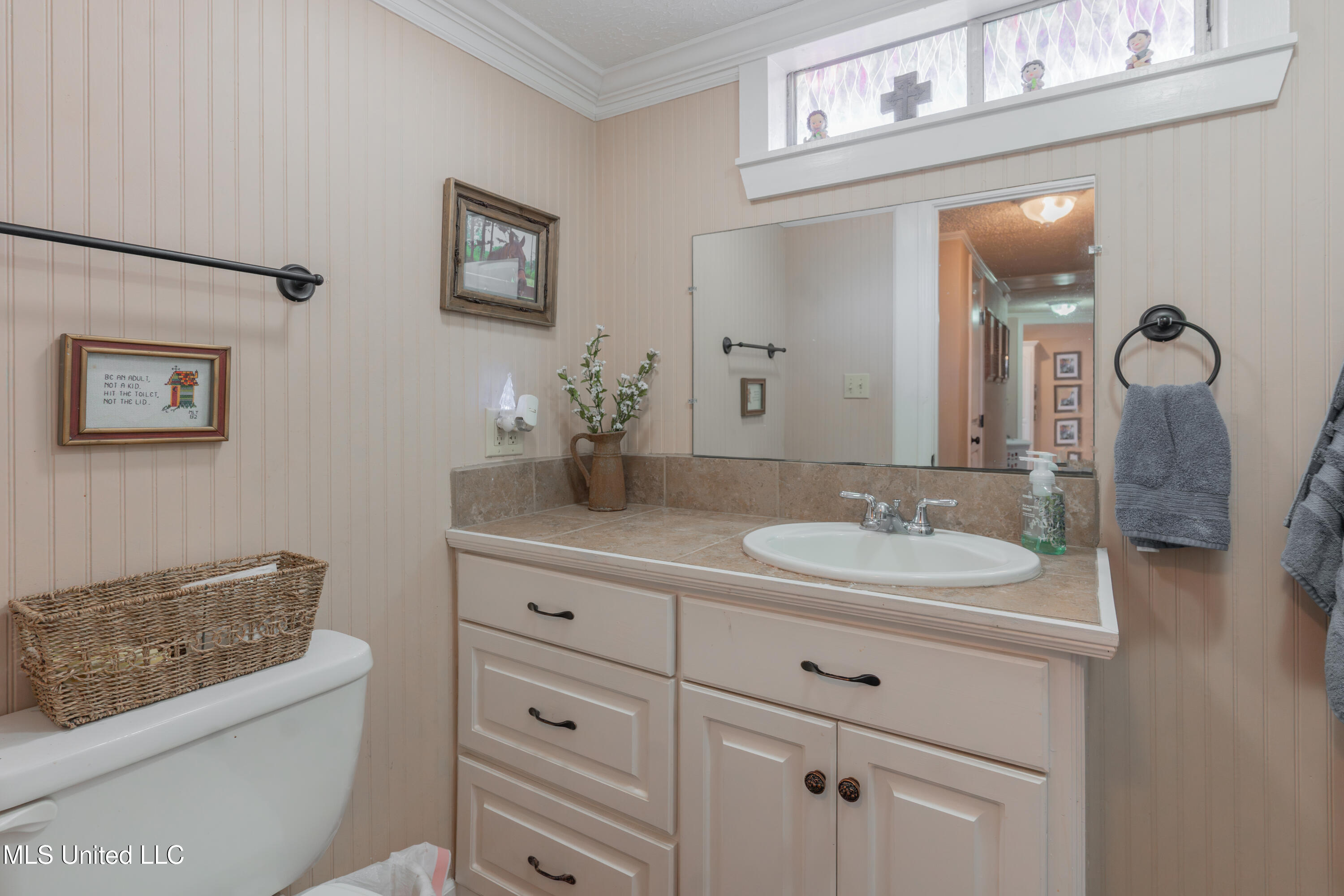 14852 Dry Grove Road Raymond, MS 39154 - Photo 47 of 62 47-HallBathroom