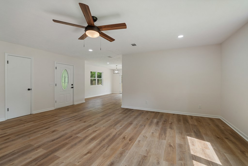 19 McCoy Road Seale, AL 36875 - Photo 4 of 31
