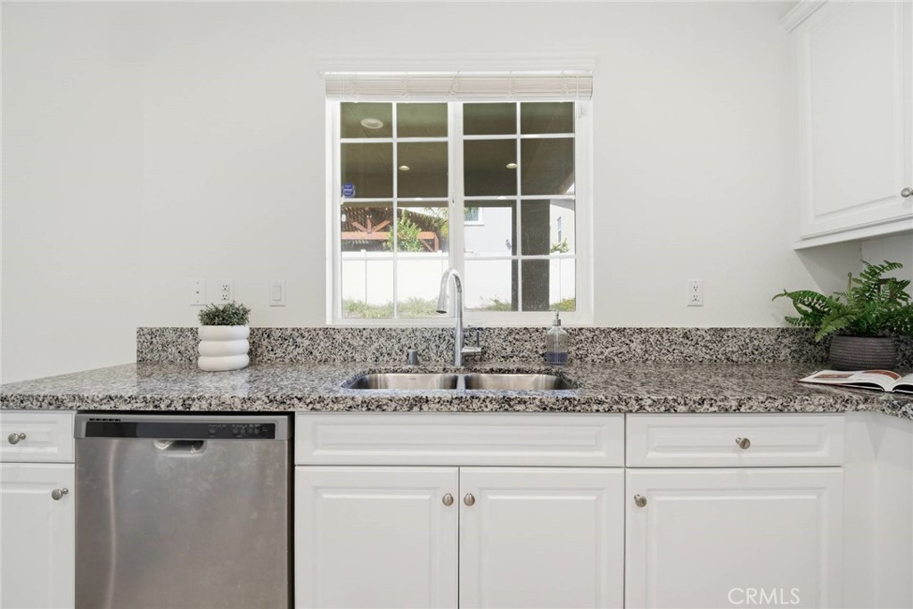 9657 Summertime Terrace Riverside, CA 92508 - Photo 7 of 22