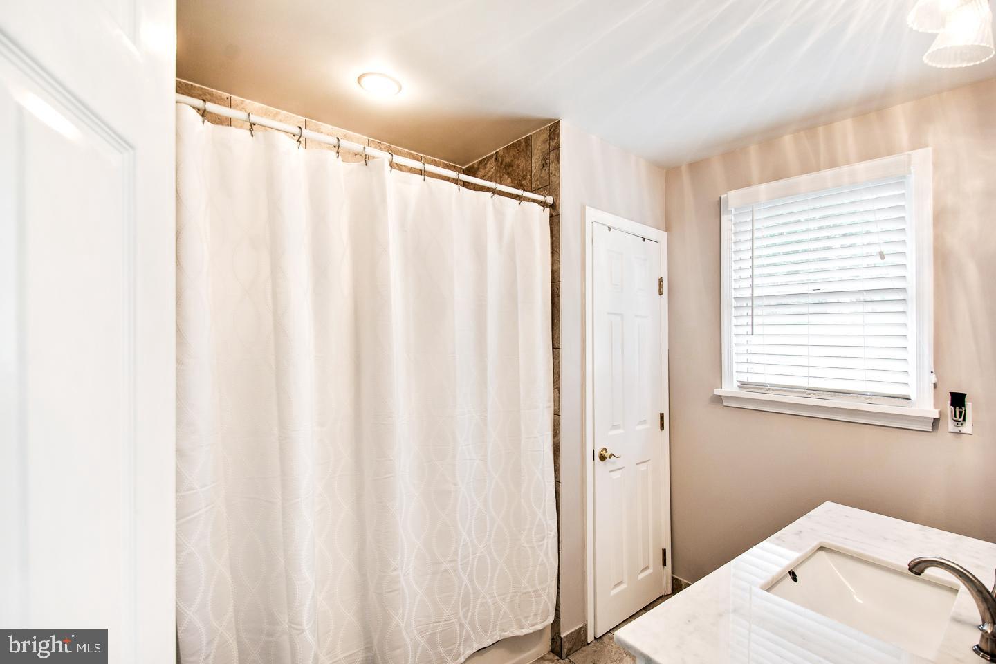 11 Aqueduct Road Newtown, PA 18940 - Photo 17 of 34 Gallery Image 17