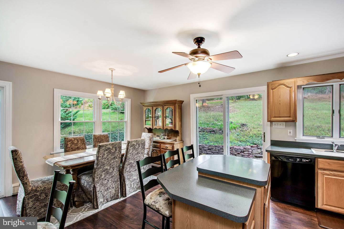 11 Aqueduct Road Newtown, PA 18940 - Photo 8 of 34 Gallery Image 8