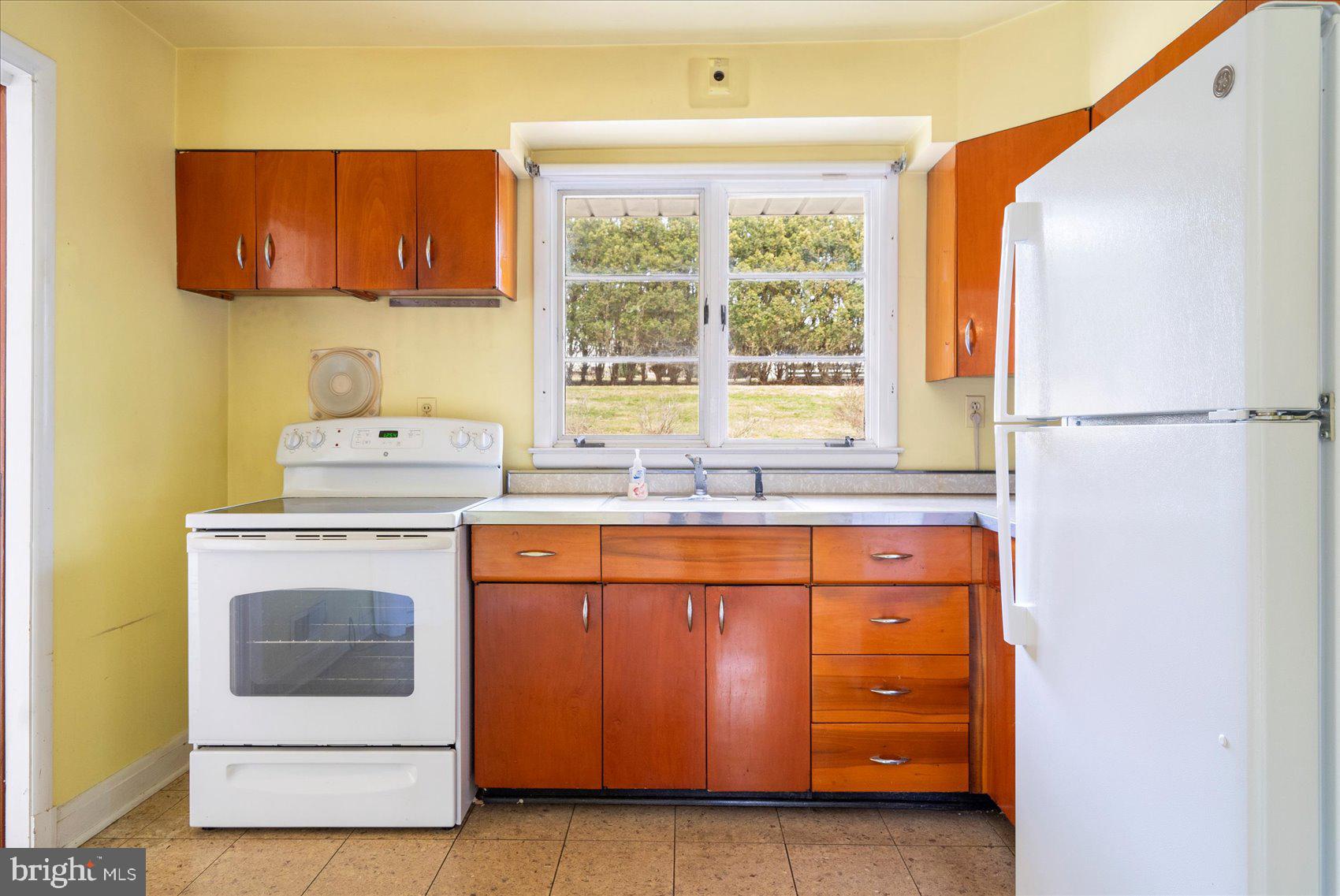 9568 Frederick Road Ellicott City, MD 21042 - Photo 10 of 43 Gallery Image 10