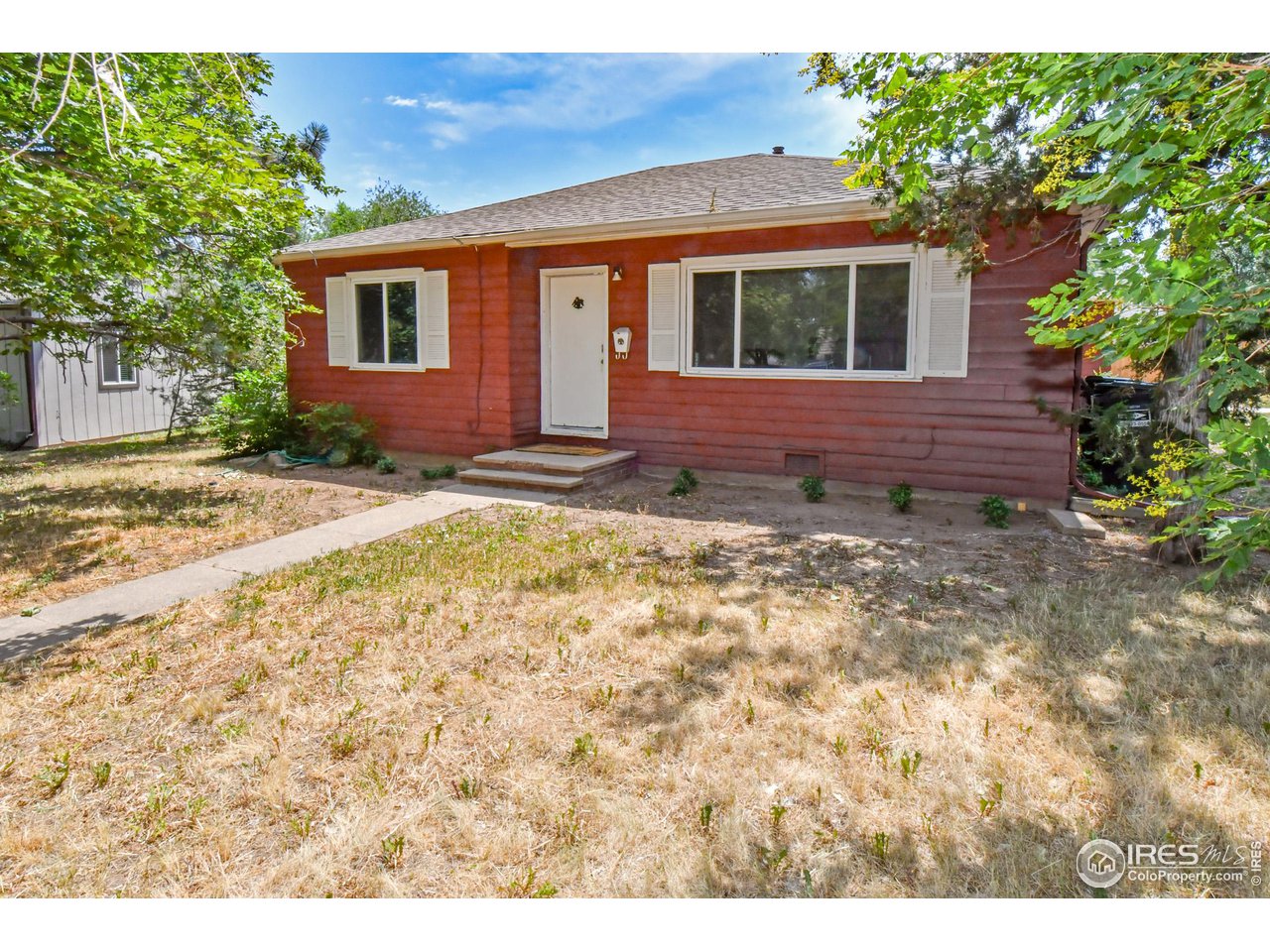 300 27th Street Boulder, CO 80305 - Photo 11 of 21 a view of a backyard with a garden
